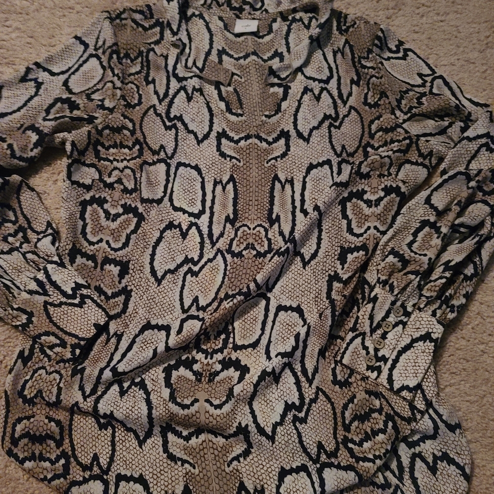 Large Cabi Serpentine Top